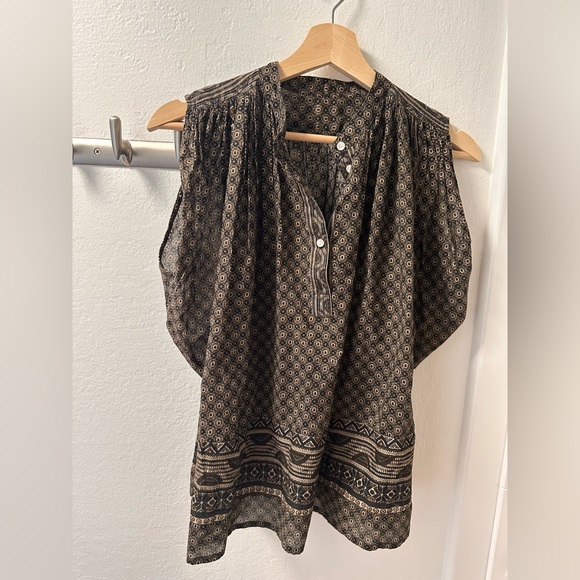 Doen Sleeveless Top - Picture 2 of 4